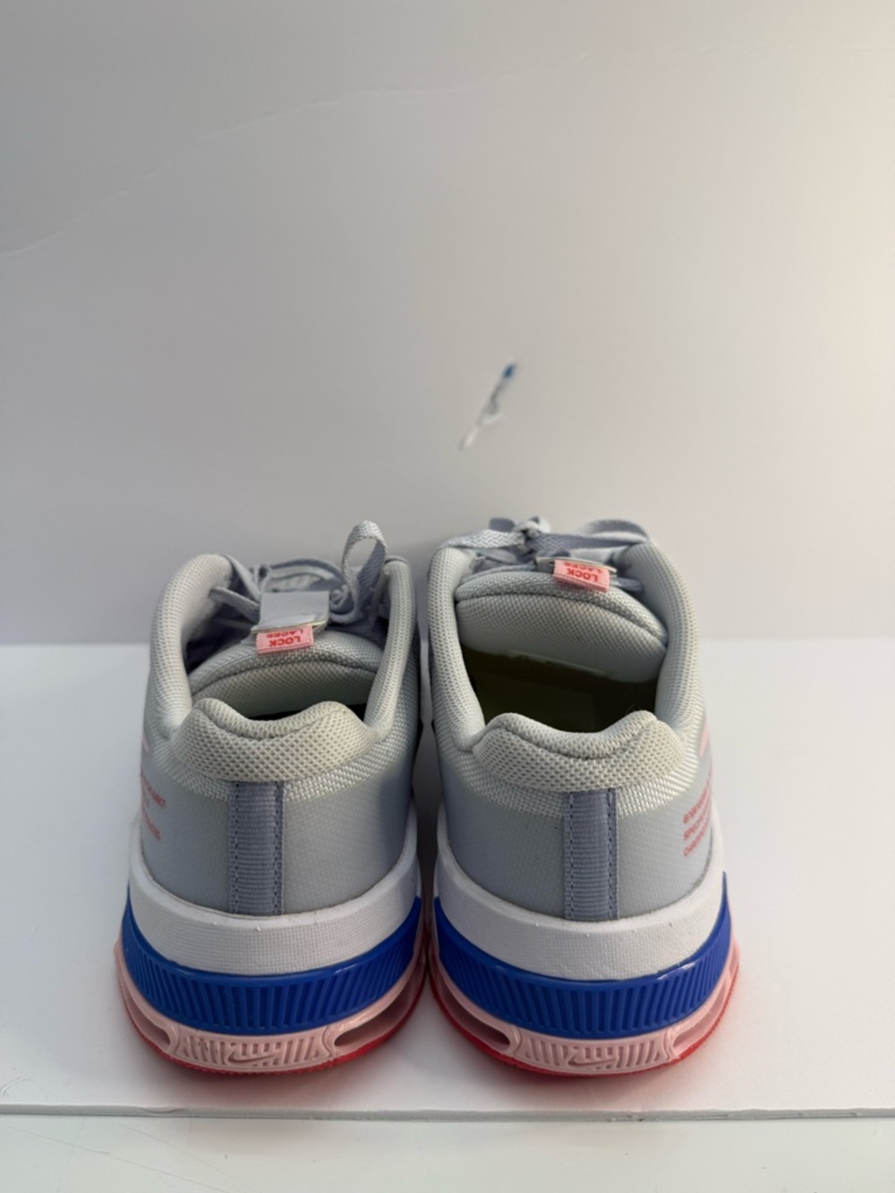 Women’s Nike Metcon 8 light grey blue pink shoes. D09327-005. - Picture 3 of 9